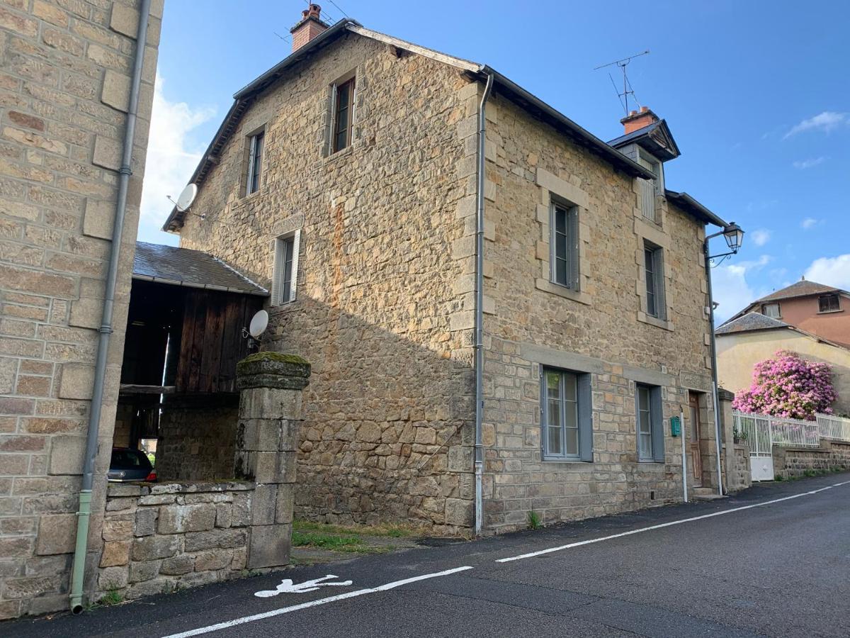 Treignac Tourelles Apartamento Exterior foto