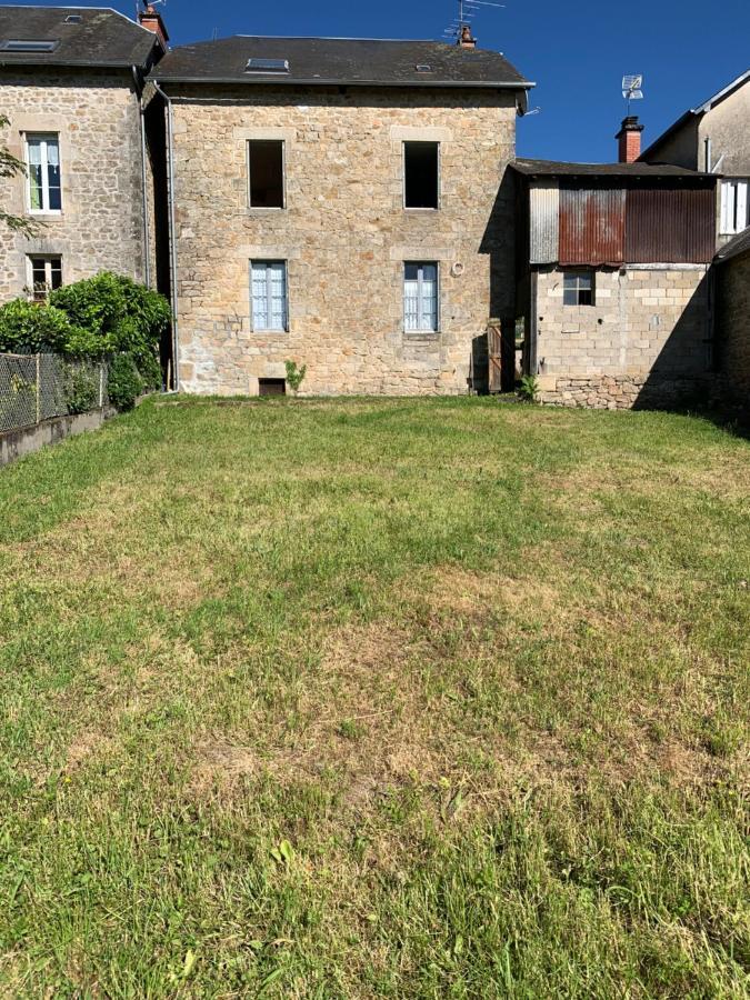 Treignac Tourelles Apartamento Exterior foto